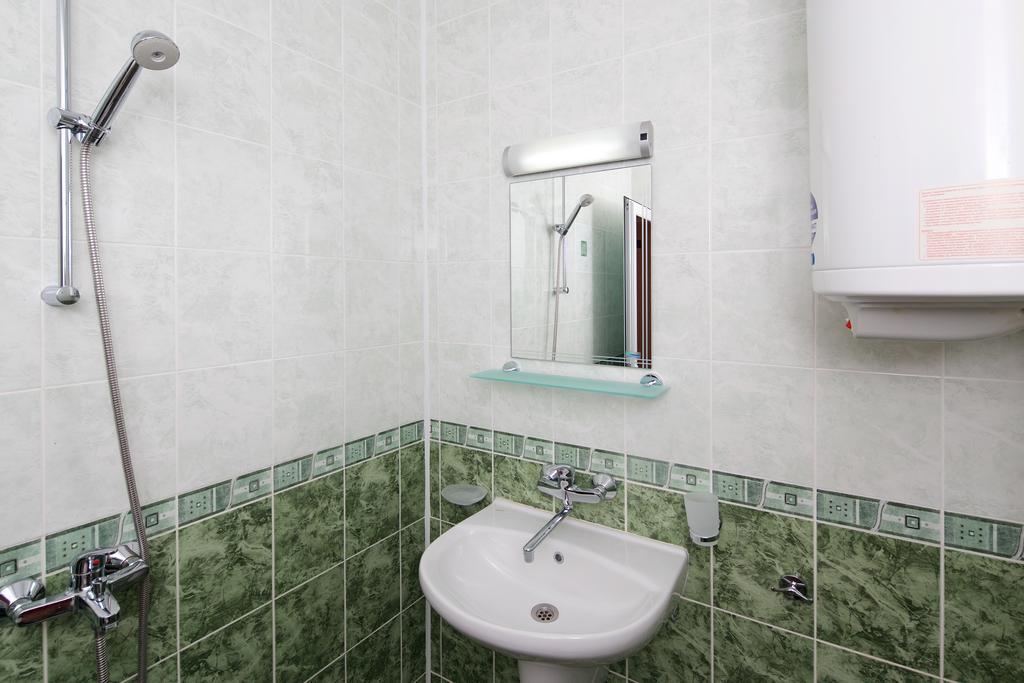Red House Guest House Nesebar Buitenkant foto