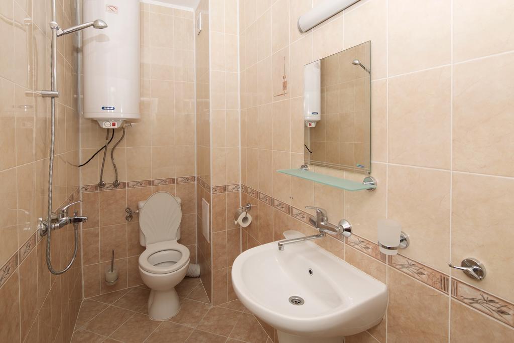 Red House Guest House Nesebar Buitenkant foto